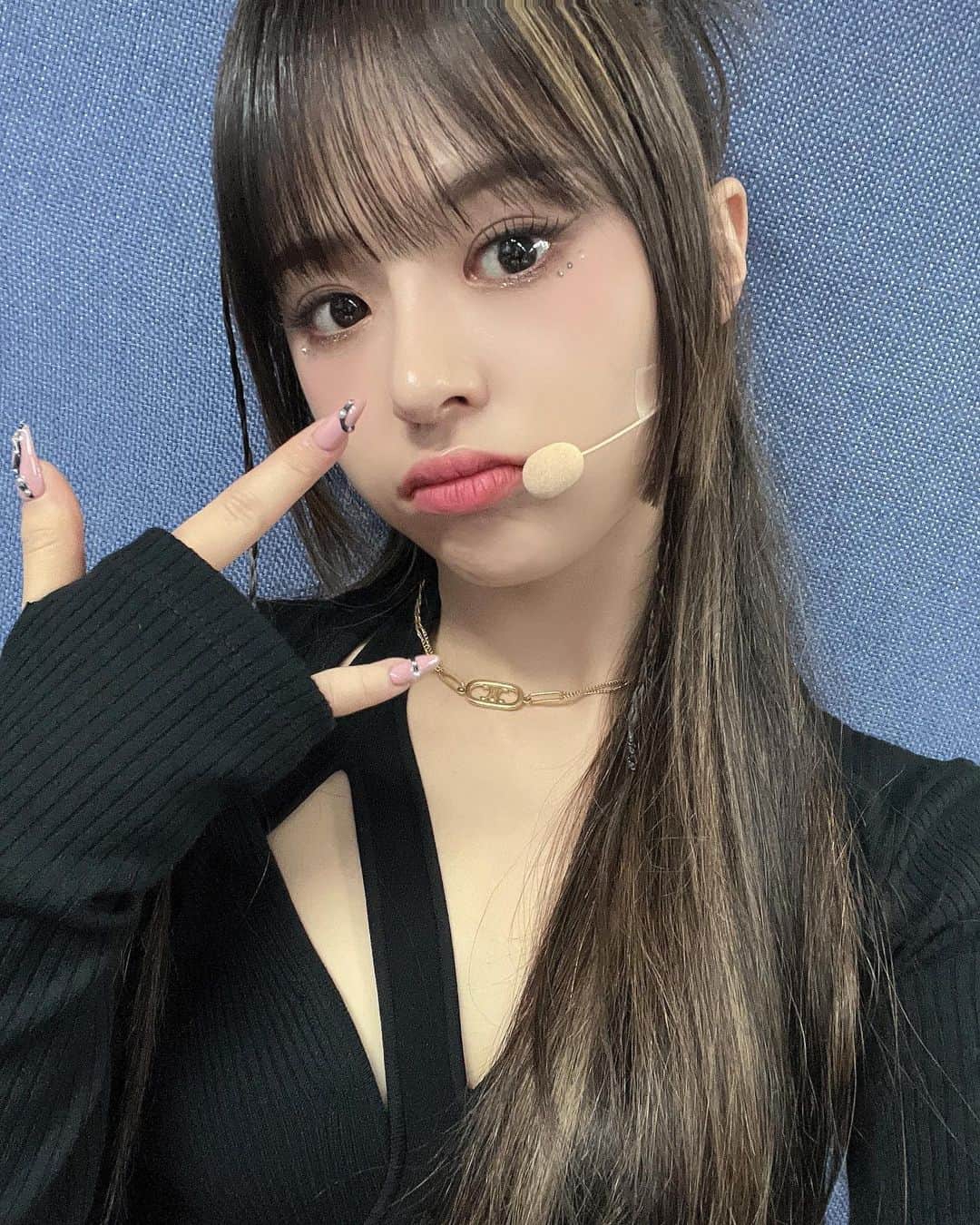 EVERGLOWのインスタグラム：「[📸Today EVERGLOW]  23.09.03 #인기가요  오늘의 에버글로우💜  #EVERGLOW #에버글로우 #ALL_MY_GIRLS #SLAY #이유 #시현 #미아 #온다 #아샤 #이런」