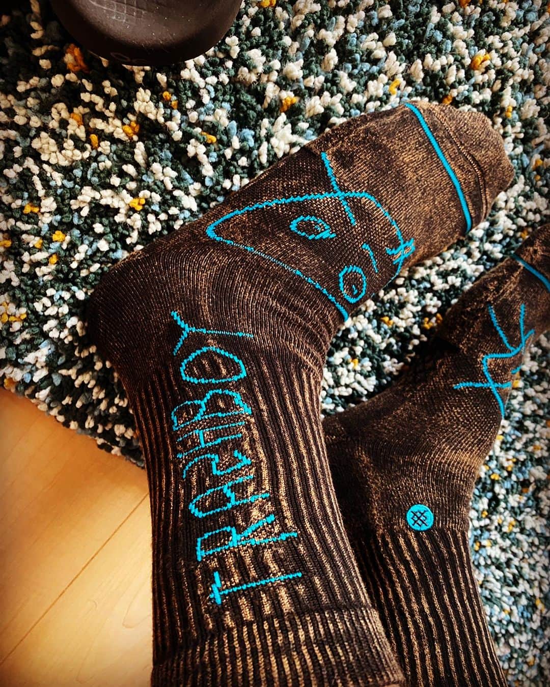 眞庭城聖さんのインスタグラム写真 - (眞庭城聖Instagram)「デザインも色合いもめちゃ好きな上に履き心地も最高です🙌  #stance #stancesocks #socks #靴下 #trashboy #napkinapocalypse #ありきたりはつまらない」9月3日 17時13分 - money_0527