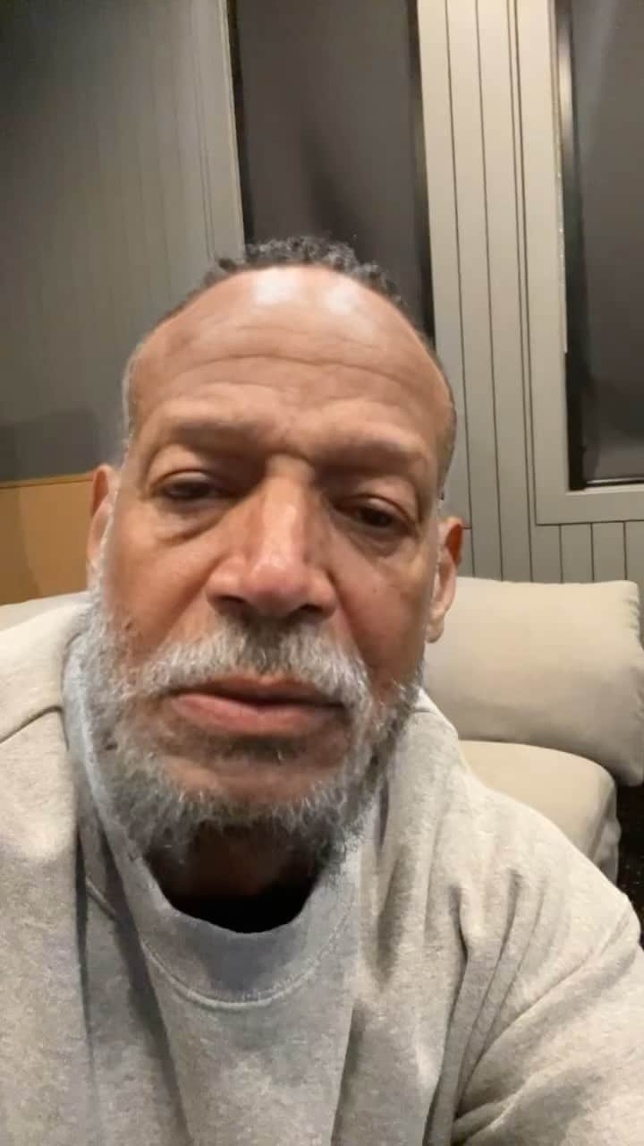 マーロン・ウェイアンズのインスタグラム：「Check out my @keenenivorywayans filter… see y’all soon DALLAS!」