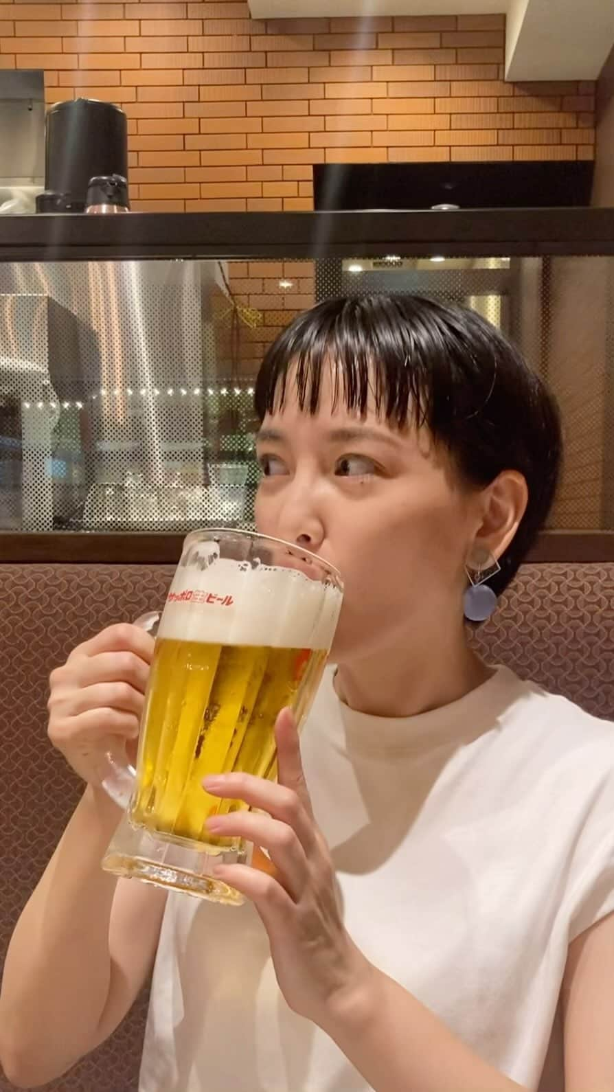 永池南津子のインスタグラム：「たまには、じゃないけど いつもだけど でもね、 #ビール #beerlovers #beer #夏の終わり #永池南津子  仲良しと楽しい夏の終わりの休日でした。」