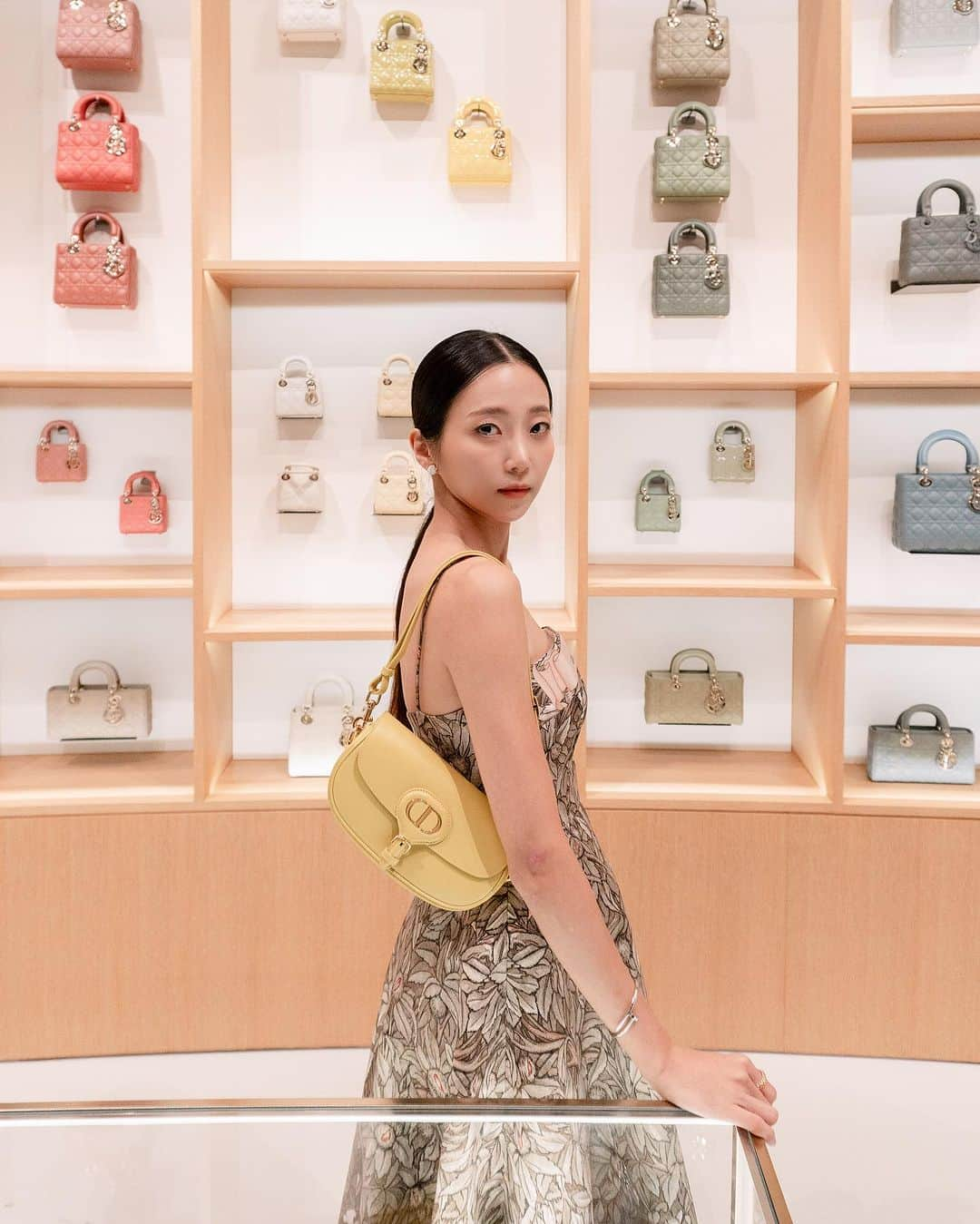 コ・ヒョジュさんのインスタグラム写真 - (コ・ヒョジュInstagram)「@dior #Dior #LadyDior #디올성수 🤍」9月3日 17時38分 - hyo_joo