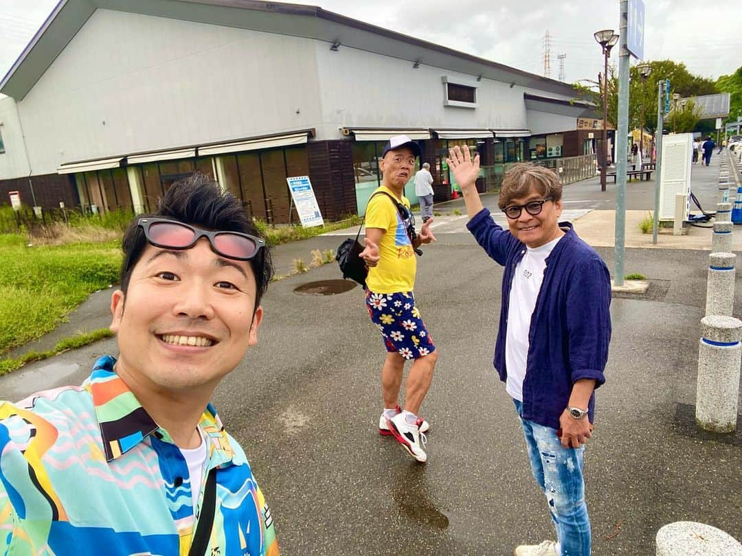 レイチェルさんのインスタグラム写真 - (レイチェルInstagram)「先日。  内場さん＆森田さんと一緒に、  大人の夏休み🤩🌻✨✨✨  温泉入って、絶品猪鍋を食べて、たらふく飲んで、二日酔いでお伊勢さん行って🤣💨💨💨  そりゃ〜もぉ、、、  たのしぃーーーかった〜😆😆😆🙌🙌🙌✨✨✨」9月3日 17時50分 - reiyoshida1230