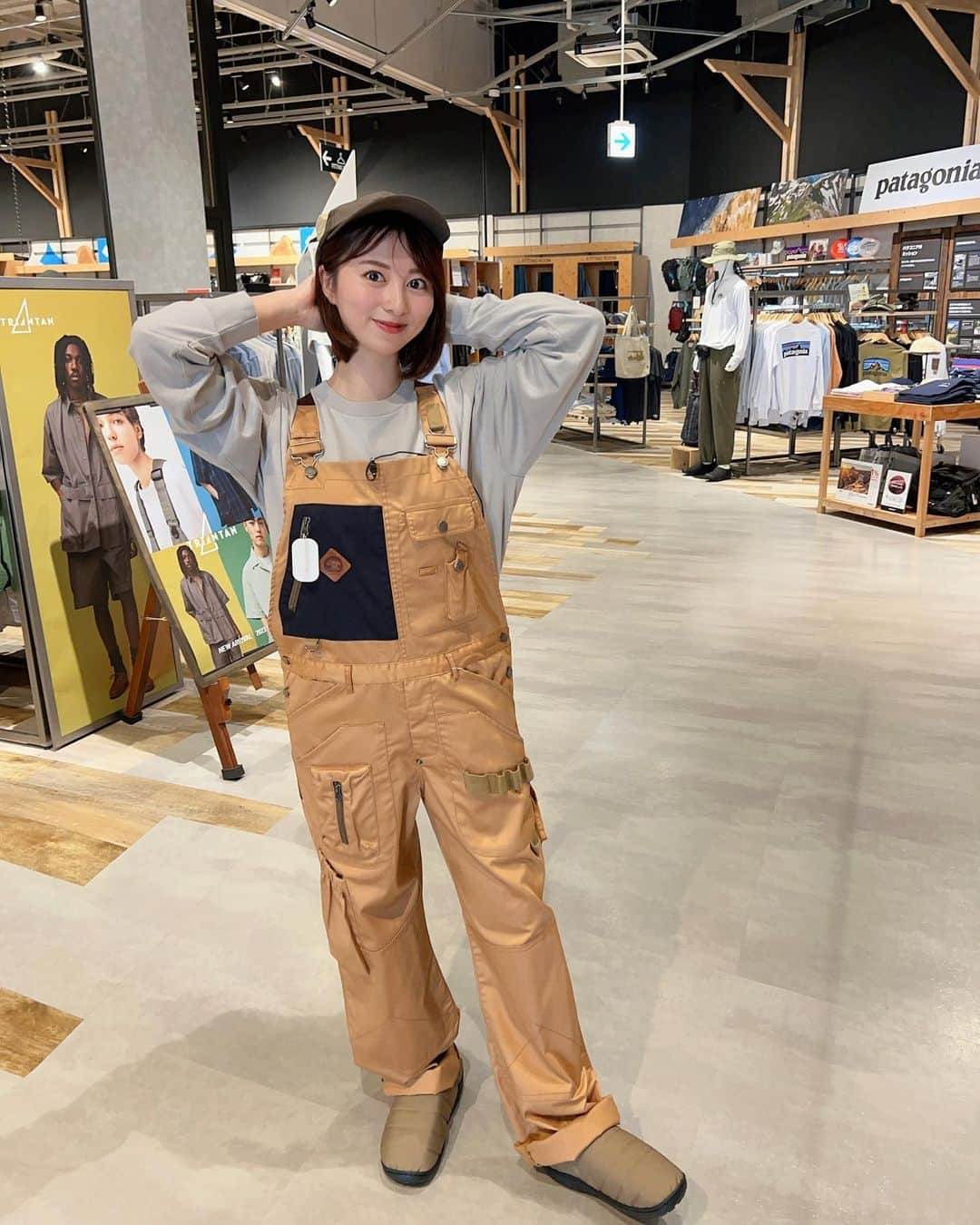 のインスタグラム：「.  トレンド福岡でご紹介した 秋のトレンドキャンプグッズ🏕  アルペンさんへお邪魔してキャンプウェアやテント、便利グッズなどなど教えていただきました♪  だんだん暑さも和らいできたのでそろそろキャンプとかしたいな〜☺️  . .  #アサデス#kbc#アサデスkbc #トレンド福岡#キャンプ#キャンプ女子#キャンプコーデ#キャンプ道具#キャンプ初心者#テント#キャンプ用品」