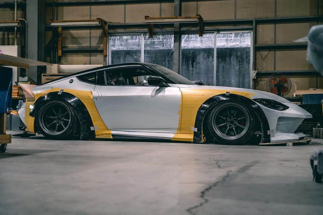 Wataru Katoさんのインスタグラム写真 - (Wataru KatoInstagram)「LIBERTY WALK  NEW LB⚡️WORKS WIDEBODY KIT  @racingservice_watanabe  @nissan @libertywalk_tokyo_harajuku  #nissanfairladyz #nissan#nissanz #z #stancenation#jdm #new#widebody #jdmculture #jdmlifestyle  #customcar #lbperformance #japan #libertywalk #libertywalktokyo #tonejapan #minigt #hotwheels #hobby #works#customcar」9月3日 18時11分 - libertywalkkato