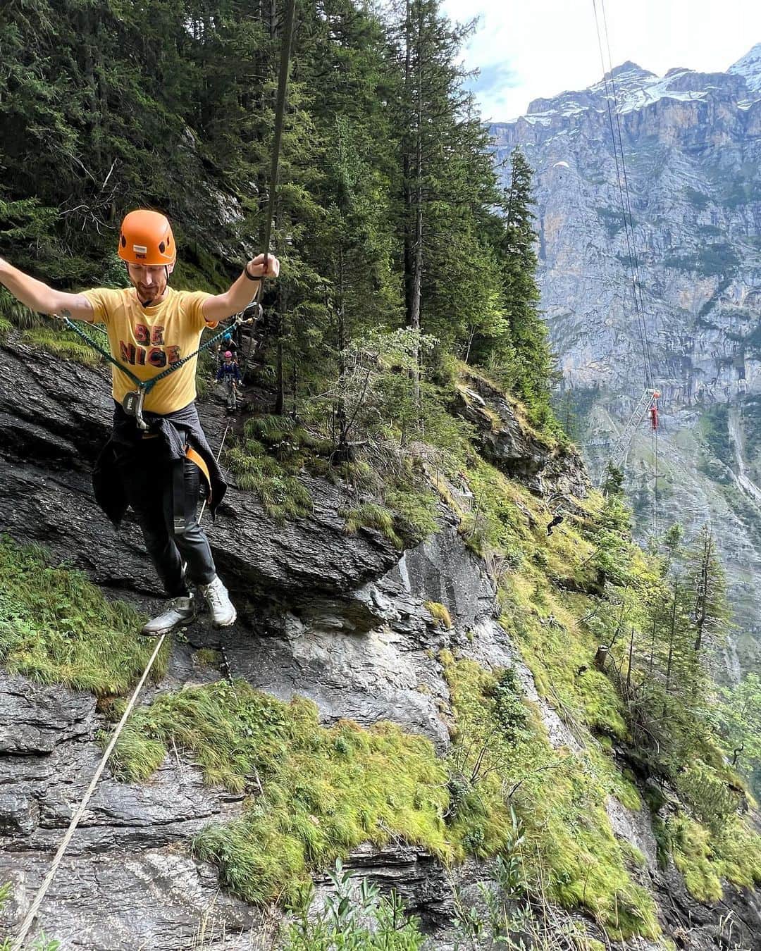 アレックス・ガメリンさんのインスタグラム写真 - (アレックス・ガメリンInstagram)「Adrenaline rush at 2,000 feet up」9月3日 18時19分 - instagamelin