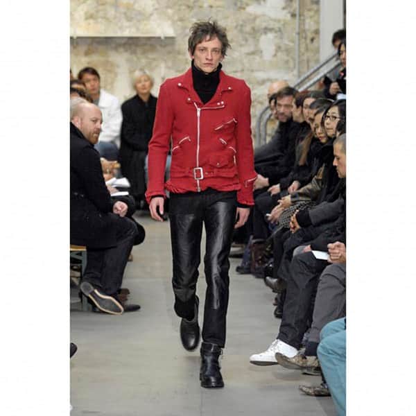 のインスタグラム：「【2007A/Wコレクション着用】  JUNYA WATANABE MAN COMME des GARCONS 縮絨ウールライダースジャケット  ¥54,780 (K-122387)  https://www.playful-dc.com/products/details126588.html  #プレイフル #playful #古着 #ブランド古着 #リーバイス #コムデギャルソン #コムコム #コムデギャルソンガール #junyawatanabecommedesgarcons #コムデギャルソン古着 #ジュンヤワタナベ #ジュンヤワタナベマン #商品撮影 #川久保玲 #commedesgarcons #commedesgarconshommeplus #commedesgarconshomme #commedesgarconsgirl #blackcommedesgarcons #cdg #secondhandclothes #junyawatanabe #commedesgarconscommedesgarcons #levis」