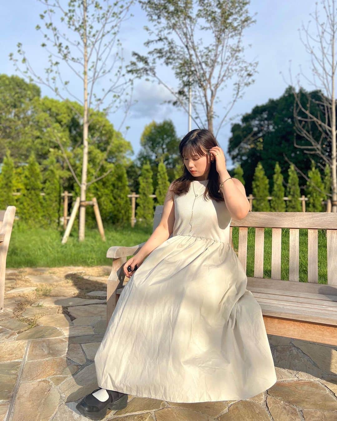 のインスタグラム：「. 今日の私服は GUの高見えワンピース👗♡ . . 一枚でさらっと着れるし 楽ちんがお気に入り！ .  #ワンピースコーデ  #今日のコーデ #ラファーファ #大人カジュアル  #大きいサイズのお洒落  #ぽっちゃりコーデ  #ぽっちゃり女子  #おしゃれ好き #コーデ  #ナチュラルコーデ #plussize  #plussizefashion #gu #高見えコーデ」