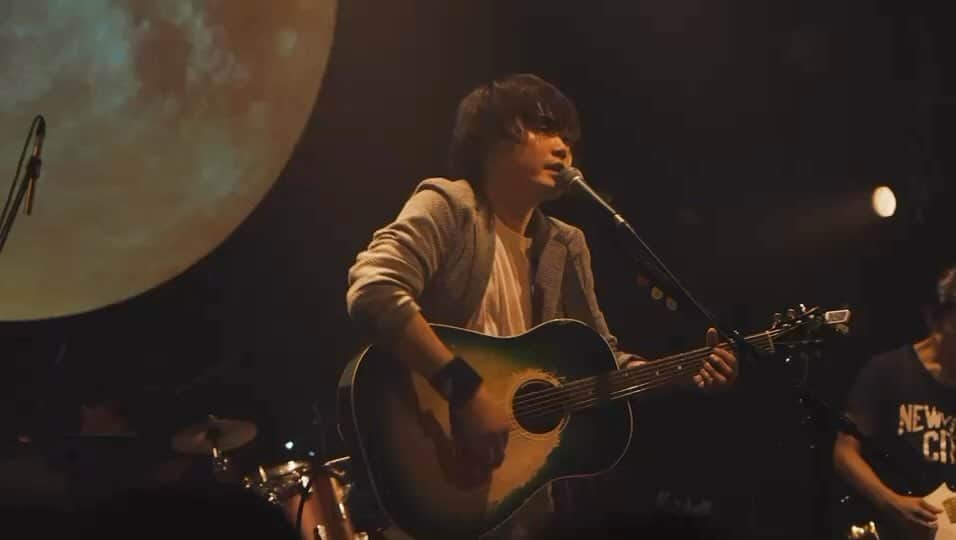 井上緑のインスタグラム：「#月　#井上緑　#大丈夫　#オリジナル曲」