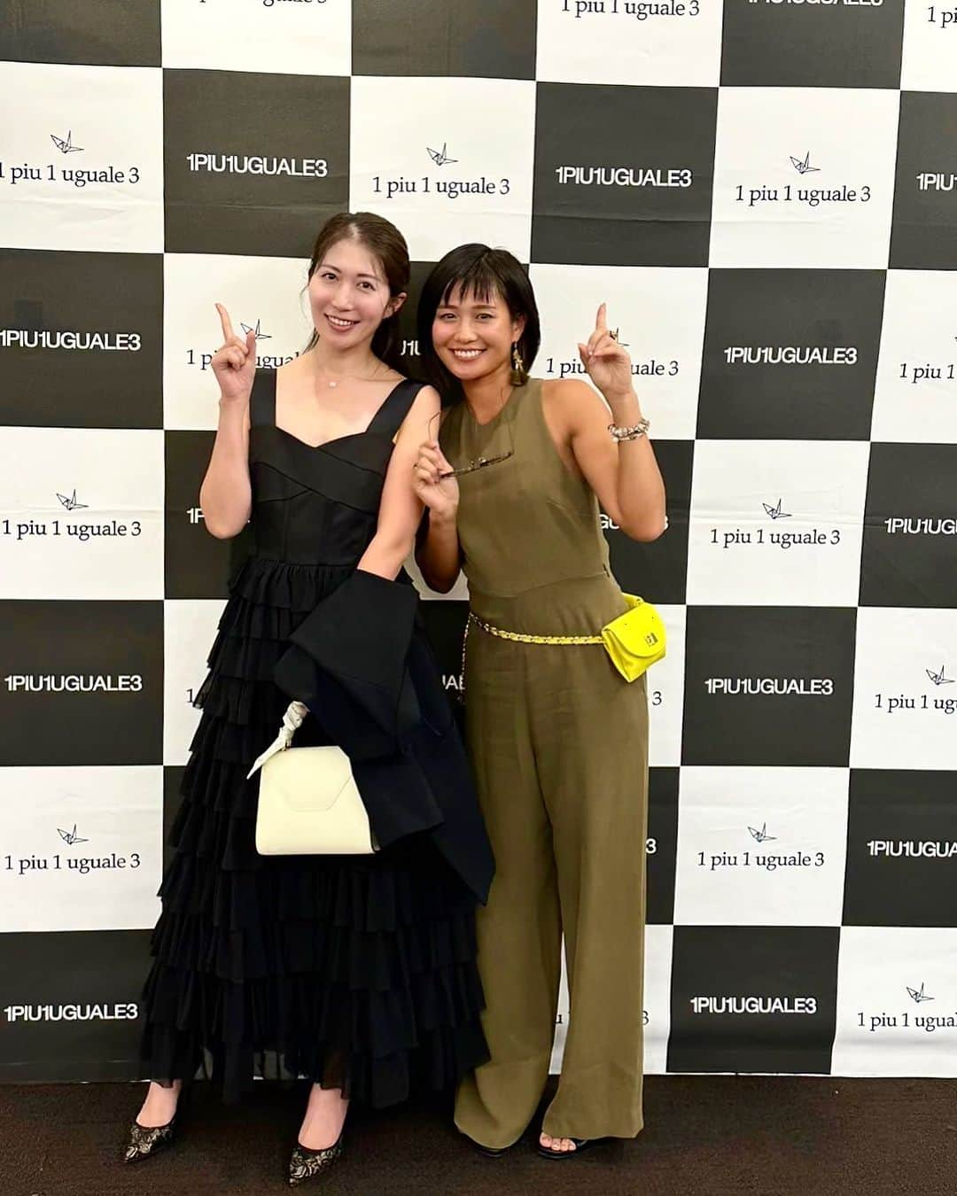 秋吉織栄（宮内かれん）のインスタグラム：「再投稿※写真バグ😳  ウノピュー☝️✨ ファッションショーへ  ゴルフウェアのファッションショーは 世界初？！らしい😲  @uchidaayana  てかまた会った🤣行動範囲ほぼ一緒なん？ ってくらいほんとよく出くわす人🤣🤣🤣  #1piu1uguale3 #ウノピュー  #golf #ゴルフ女子  #ootd #ファッションショー」