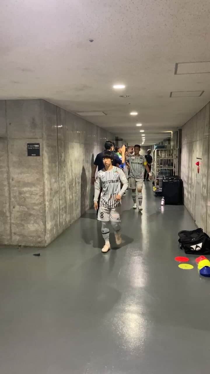 アビスパ福岡のインスタグラム：「選手ロッカーアウトシーンをお届けしました。  本日のFC東京戦、応援よろしくお願いします‼︎  #アビスパ福岡」