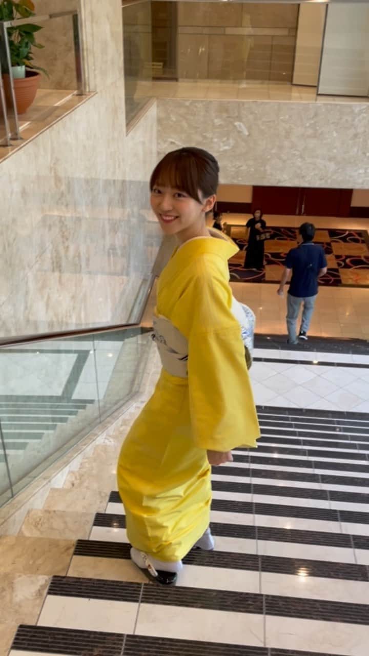 のインスタグラム：「今日はお着物DAYでした🍋🤍 黄色の着物珍しくてかわいい 最近金運上げたいので黄色が好きです😏💰🤞🏻」