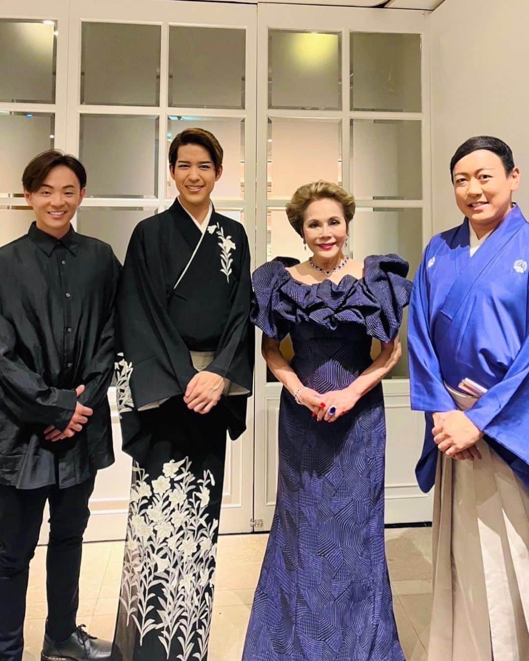 のインスタグラム：「✨デヴィ夫人主催✨ 「イブラ・グランド・アワード・ガラ・バンケット」 [ホテルニューオータニ鳳凰の間]にて 「花園直道ショー」をさせていただきました！  この度も夫人より貴重な機会を頂き感謝です✨  ゲストの浅野祥くん、花柳琴臣さん 会場へお越しのお客様、関係者の皆様 ありがとうございました😊⤴︎  #デヴィ夫人　#イブラグランドアワードジャパン  #ホテルニューオータニ #浅野祥 #花柳琴臣　#花園直道」