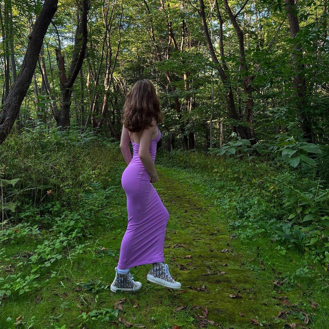 MaryanaRoのインスタグラム：「🧞🌿🌳 ✨🎨🍄🧿🧃☮🧚🌱🌈🩹💿🧩🥝🎞️」