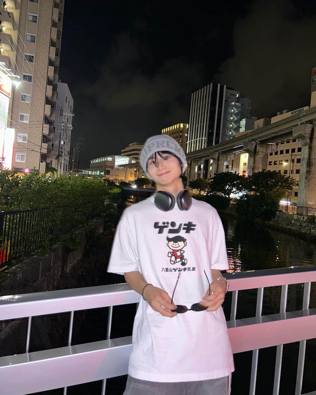 のインスタグラム：「久しぶりの沖縄超楽しかった🌴🫶🏻 イベント来てくれたみんなありがとう✧︎*。  ソーキそば食べれて大満足です💯   #おんおん日記」