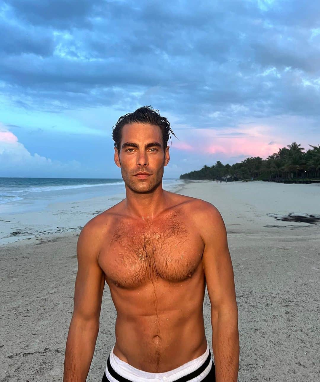 ジョン・コルタジャレナさんのインスタグラム写真 - (ジョン・コルタジャレナInstagram)「V de Vaya Veranito 🦋」9月3日 19時31分 - jonkortajarena