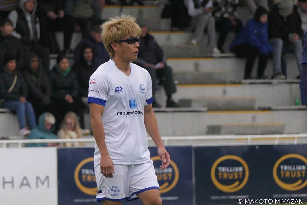 のインスタグラム：「. ニュージーランド・サッカーリーグ🇳🇿  皆さま、こんばんは。  松本スタッフです。  松本が所属するハミルトン・ワンダラーズの試合は、4-4の引き分けで勝ち点1を獲得しました。  スタメンでフル出場した松本は2アシストを記録するなどチームに貢献しました。  応援いただいた皆さま、本当にありがとうございました。  #松本光平 #サッカー #ニュージーランド #ハミルトン #ONECLIP #NZ #Football #HamiltonWanderers  引き続き応援宜しくお願い致します🙇‍♂️  ◾️個人スポンサー  【メンズルシアクリニック】 @mensluciaclinic.pr   【ルシアクリニック】 @luciaclinic.pr   【Venture Lab.株式会社】 @venture_lab.group   【株式会社ディープサンクス】 @deep.thanks   【Studio Le Temps】 @studioletemps_iyagi   【医療法人社団 西宮回生病院】 @hmw_group  【JPEC】 @jpec.official   【ジェイペック鍼灸整骨院】 @jpec.medical   【美骨鍼灸サロンLucia】 @bikotsusalon.lucia   【友廣聡】 @satoc3104   【株式会社ミヒロL.C.P】  【応援隊長 木村】  【増本整形外科クリニック】 @masumoto_seikei   ◾️個人サポート 【ADAPTインソール】 @adapt_sdys   【EAUDVIEスポーツサングラス】 @sunglass_eaudevie   【株式会社プレシャスケア】 @w.fujiwara   【株式会社FIXIT】 @fixit.japan   【株式会社クーバー・コーチング・ジャパン】 @coerver.japan   【株式会社アプロフランチャイズシステム】 @manabu_kawai   【erable creation】 @erable_creation   【株式会社ケイズネッツ プリント】 @ks_nets」