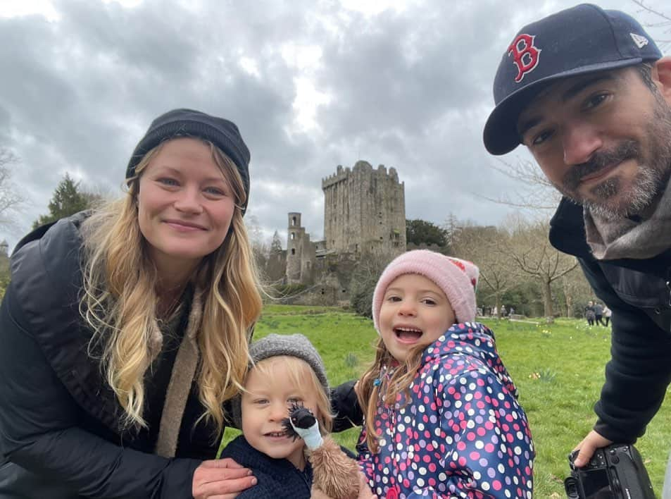 エミリー・デ・レイヴィンのインスタグラム：「From Castles, to National Parks, to Falls… we love you, & our adventures with you SO much @eric.bilitch these kids are the luckiest ever!  Happy Fathers Day 🇦🇺   #happyfathersday」