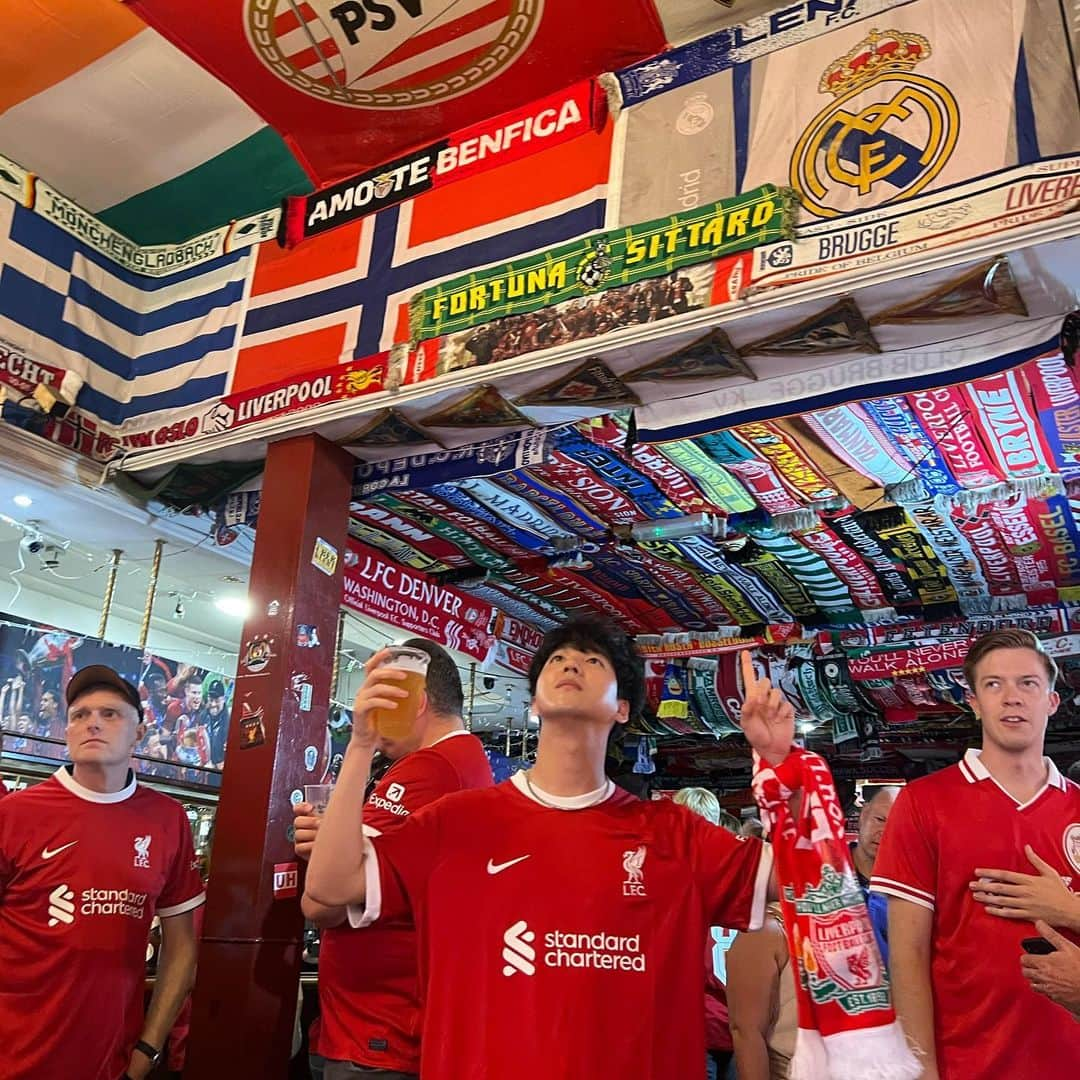 バロ さんのインスタグラム写真 - (バロ Instagram)「You'll never walk alone ♥️  #liverpool #liverpoolfc #ynwa #anfield」9月3日 19時49分 - baroganatanatda