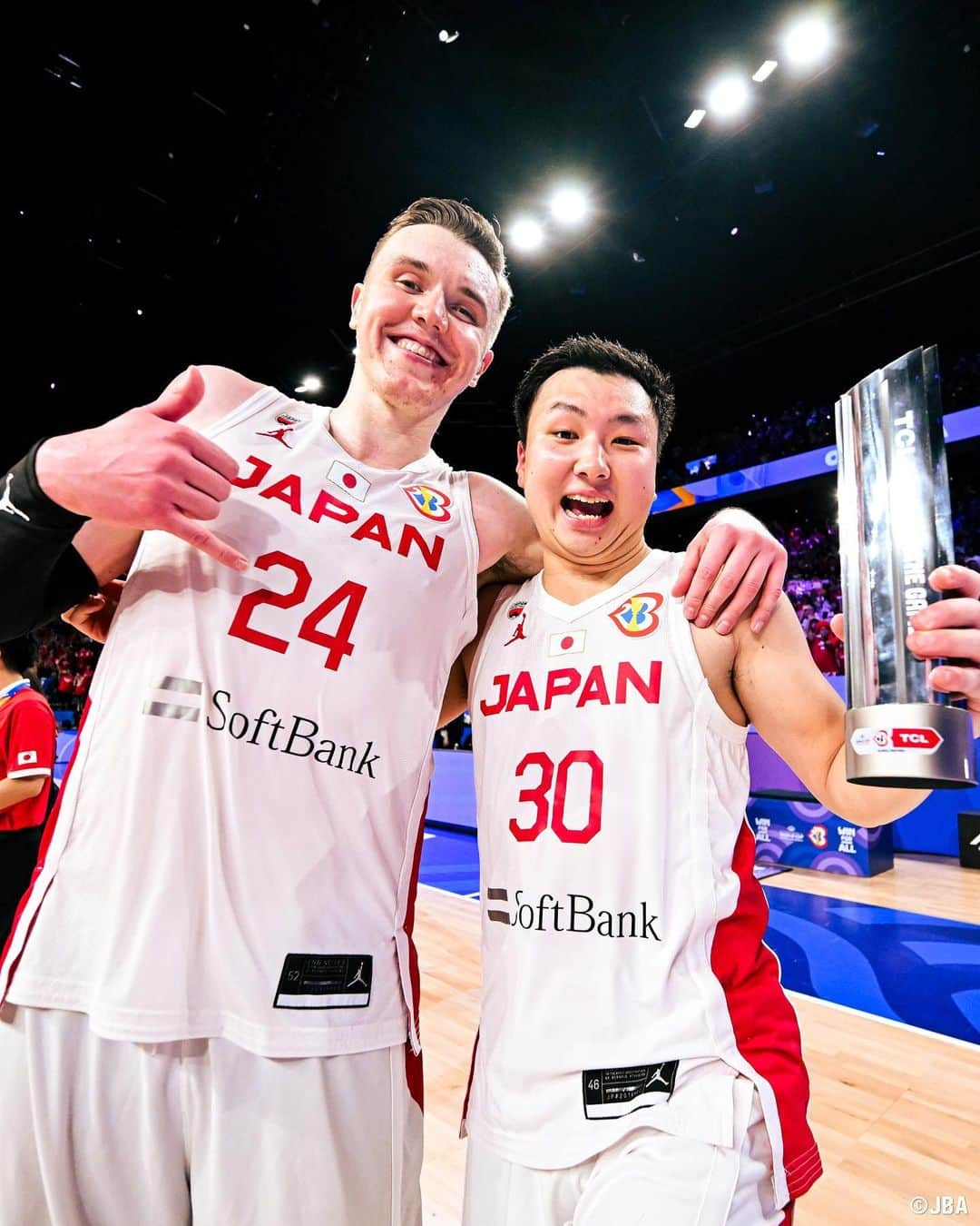 B.LEAGUEさんのインスタグラム写真 - (B.LEAGUEInstagram)「📸📸📸  🏆FIBAバスケットボールワールドカップ2023 【最終スコア】 日本🇯🇵 80-71 🇨🇻カーボベルデ  #AkatsukiJapan #日本一丸 #FIBAWC #Bリーグ」9月3日 19時50分 - b.league_official