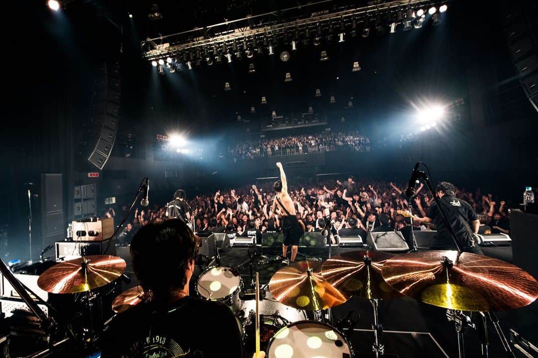 ELLEGARDENのインスタグラム：「⁡ 2023.8.26 Sat. The End of Yesterday Tour 2023 Zepp Sapporo ⁡ Photo by @ishii_maki , @kappa3031  ⁡ #ELLEGARDEN  #TheEndofYesterdayTour2023」