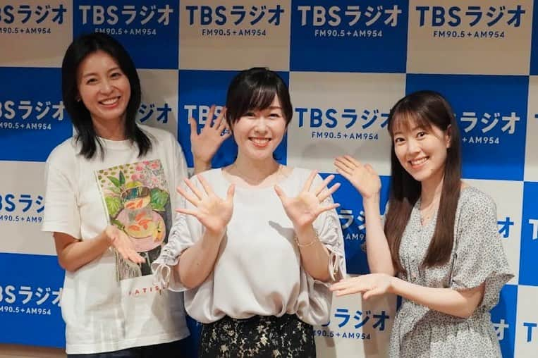 片桐千晶のインスタグラム：「⁑ 今朝のTBSラジオ『ONE-J』 ありがとうございました！ 本仮屋ユイカちゃん＆坐間妙子ちゃんと女性3人での生放送、 楽しくてあっという間でした☺️✨  目がギンギンに冴えて一睡もできなかった昨日。笑 今夜は爆睡だー！  #onej #TBSラジオ #本仮屋ユイカ #坐間妙子 #片桐千晶 #愛媛プロレス #キューティエリーザエヒメ #エリーさんの魅力にみんなメロメロ😍」