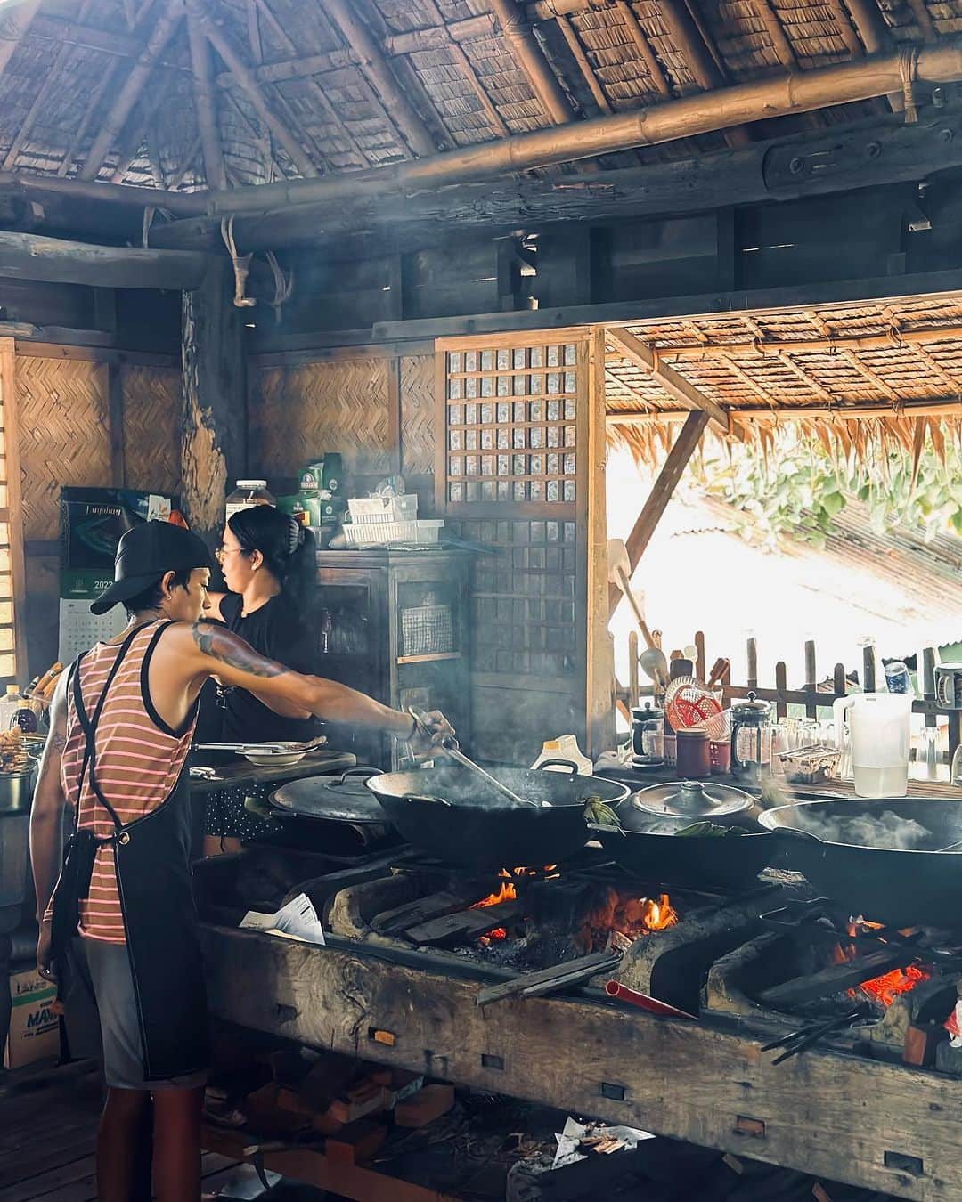 JJ.Acunaさんのインスタグラム写真 - (JJ.AcunaInstagram)「Thank you for sharing your food, your #pampangan heritage, and your lovely house on this rainy Summer’s Sunday in Arayat. @marcoscalomedina @miko.calo @luicalomedina ♥️💗🙏🏻  Slide 1: Pancit Lang Lang (with pigs head and brine shrimp) 2: Kampangpangan Bringhe (rice in coconut milk, local paella) 3: Pastillas de Leche Tray 4: Seasonings and Patis 5: Tsokolate with Pinipig - carabao milk 6: Puto with Salted Egg and Fermented Rice and Ensaymada 7: Adobong Camaro (crickets) 8: Wok Fried Pitichan (Chicharron) 9: Open Fire Kitchen 10: Buro (fermented shrimp and rice)  #lifeofjj #foodphotography #sundayfeast #kapampanganfood #pampanga」9月3日 20時14分 - jj.acuna