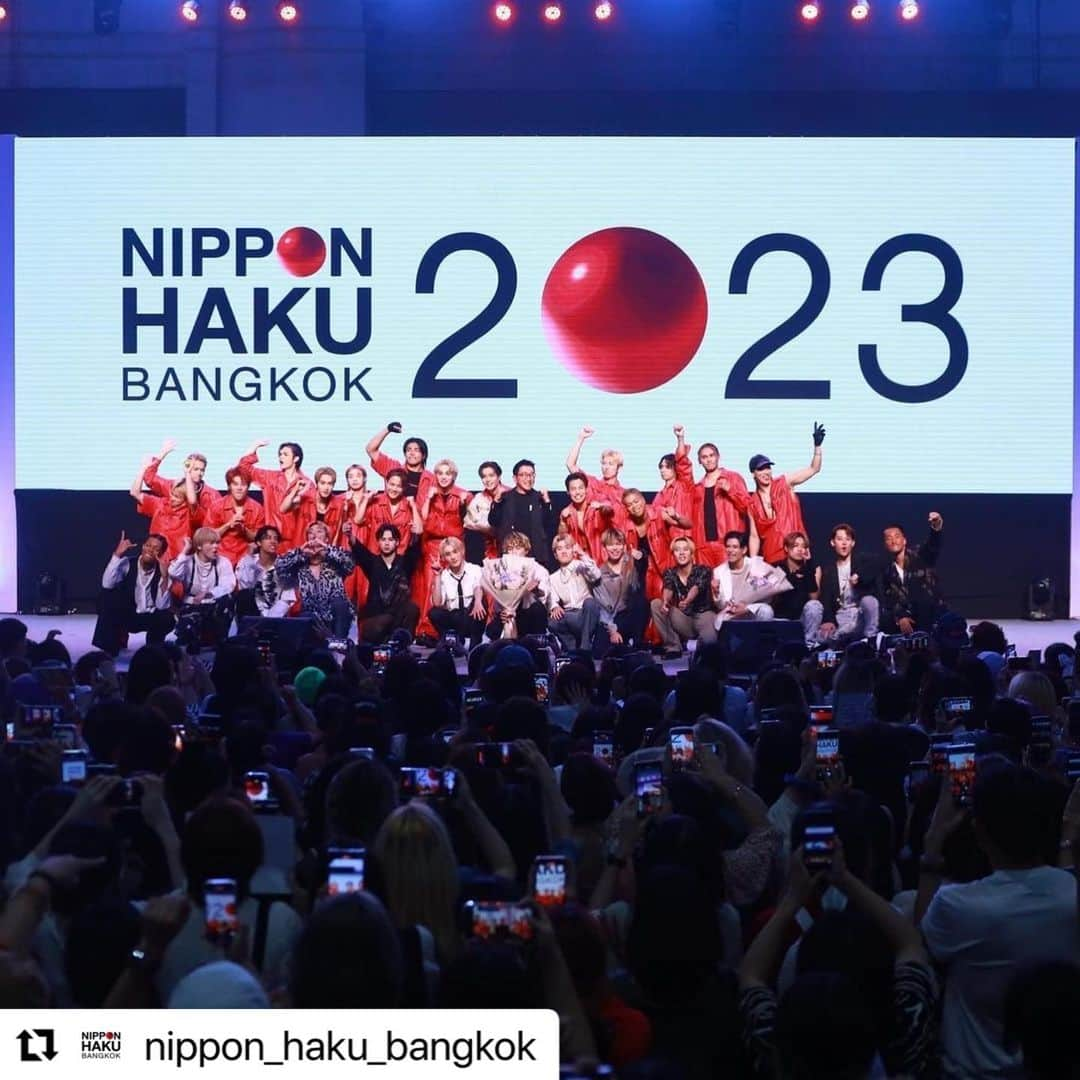 龍のインスタグラム：「#Repost @nippon_haku_bangkok with @use.repost ・・・ ฮอตทะลุปรอท!!! เกิน 100degrees !!!🔥🔥🔥🔥  จัดไปกับรูปเซ็ตแรก เริ่มต้นด้วยวงสุดฮอตร้อนแรงที่ทำเวที #นิปปอนฮาคุ สะเทือนเลือนลั่นนนน THE RAMPAGE from EXILE TRIBE  เดือดไม่เดือดไปดูรูปกันเอา  @the_rampage_official  #LDHSTAGEinNIPPONHAKU #LDH_NIPPONHAKU2023 #LDH  #THERAMPAGE #NIPPONHAKUBANGKOK2023」