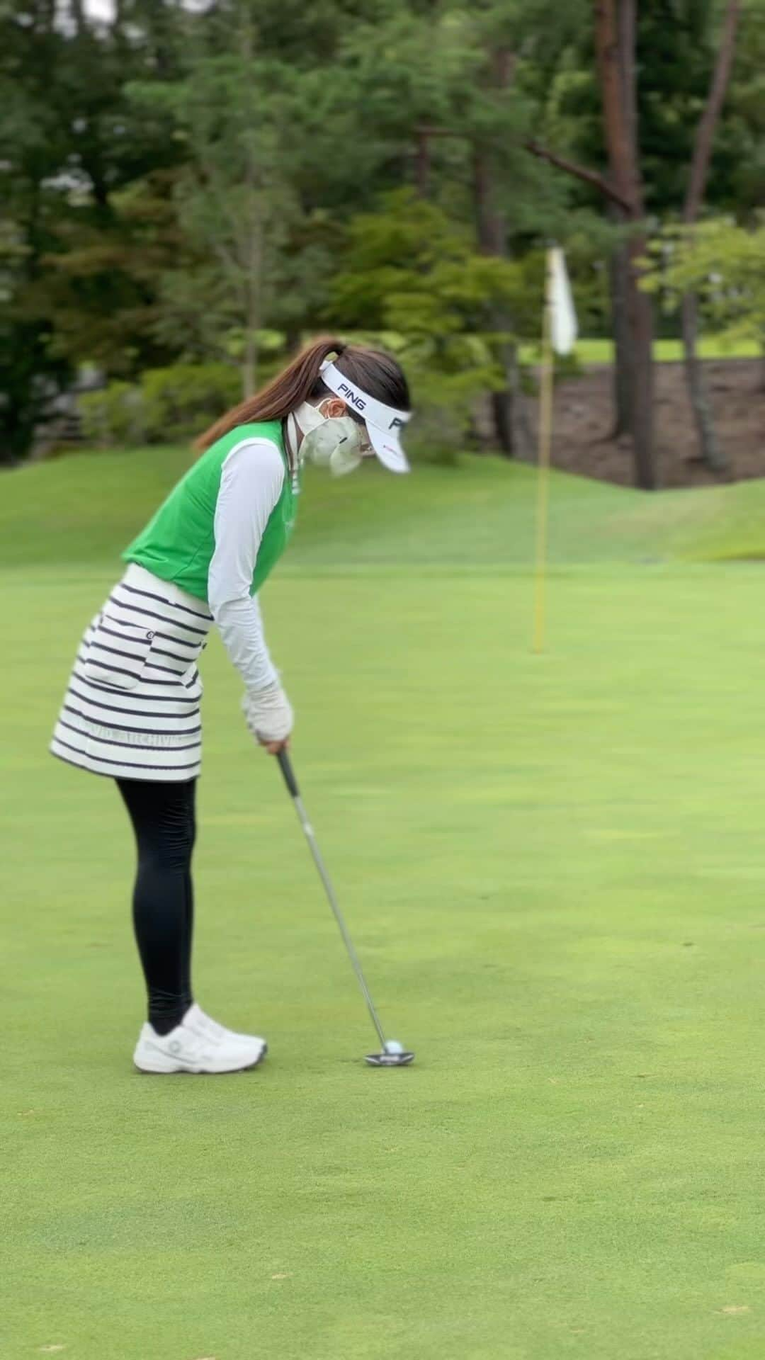 松原果音のインスタグラム：「. 思ったところに打てて入ったロングパット⛳️ . 気持ちいい🥰🥰 . 楽しくゴルフできました🥳 . パットはリズムをとにかく意識してます⭐️ . #ゴルフ#パター#ゴルフタイランド#心斎橋ゴルフスタジオ#ライジングレディースゴルフ」