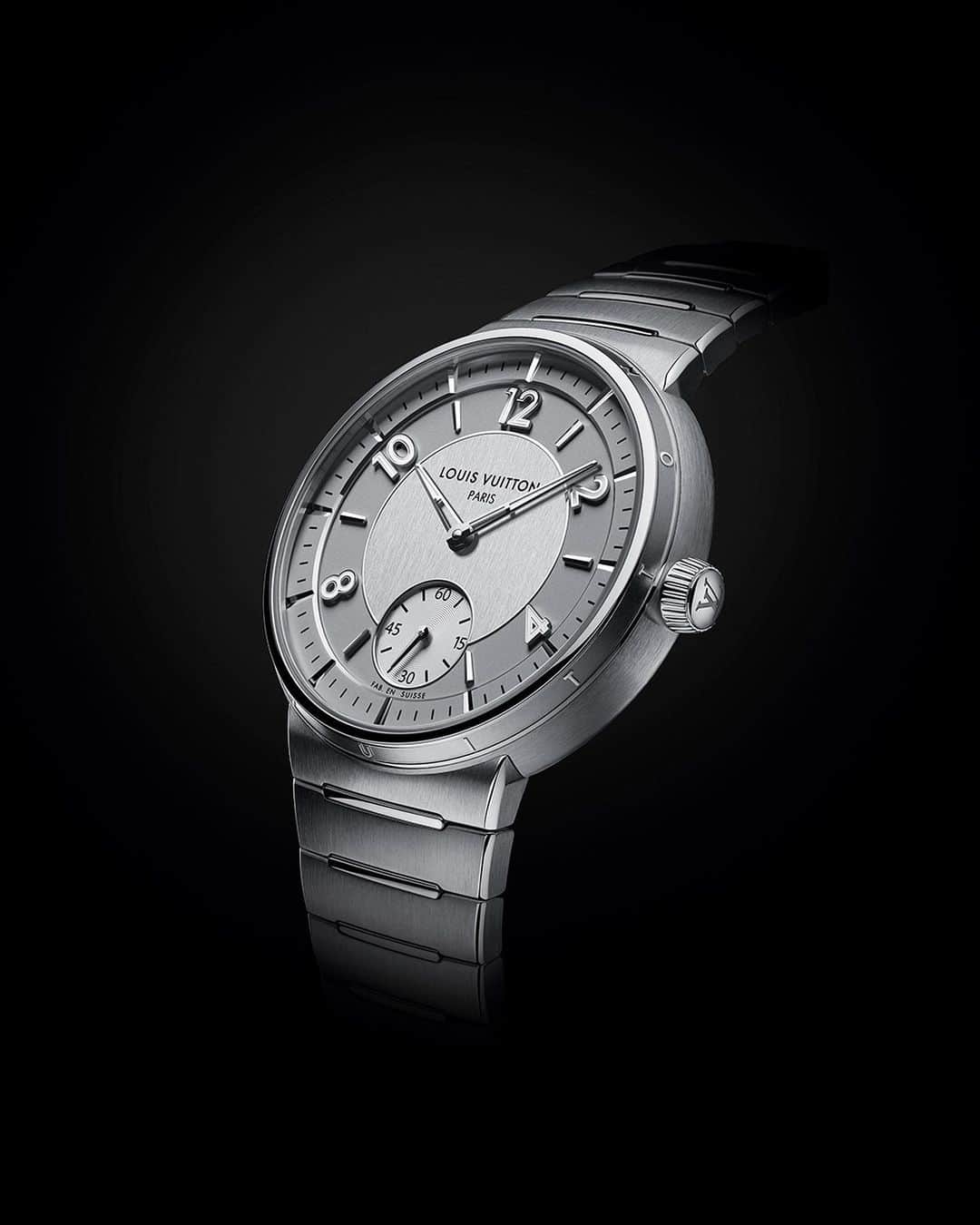 ルイ・ヴィトンさんのインスタグラム写真 - (ルイ・ヴィトンInstagram)「The new Tambour watch. Showcasing architectural-like proportions and contours, distinguished design features including the round case and bezel, embellished by the engraving of LOUIS VUITTON, accentuate the reinvented timepiece. Discover the reiterated icon via link in bio.  #LVTambour #LVWatches #LouisVuitton #LaFabriqueDuTemps」9月3日 20時36分 - louisvuitton