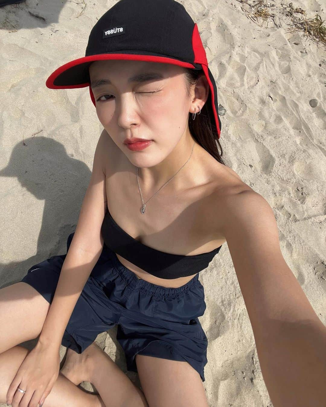 近藤沙良さんのインスタグラム写真 - (近藤沙良Instagram)「あちち☀️💦  #stussy #stüssy #stussywomen  #summer2023 #summeroutfit #swimwear #海コーデ #海ファッション #水着コーデ」9月3日 20時33分 - saaara57