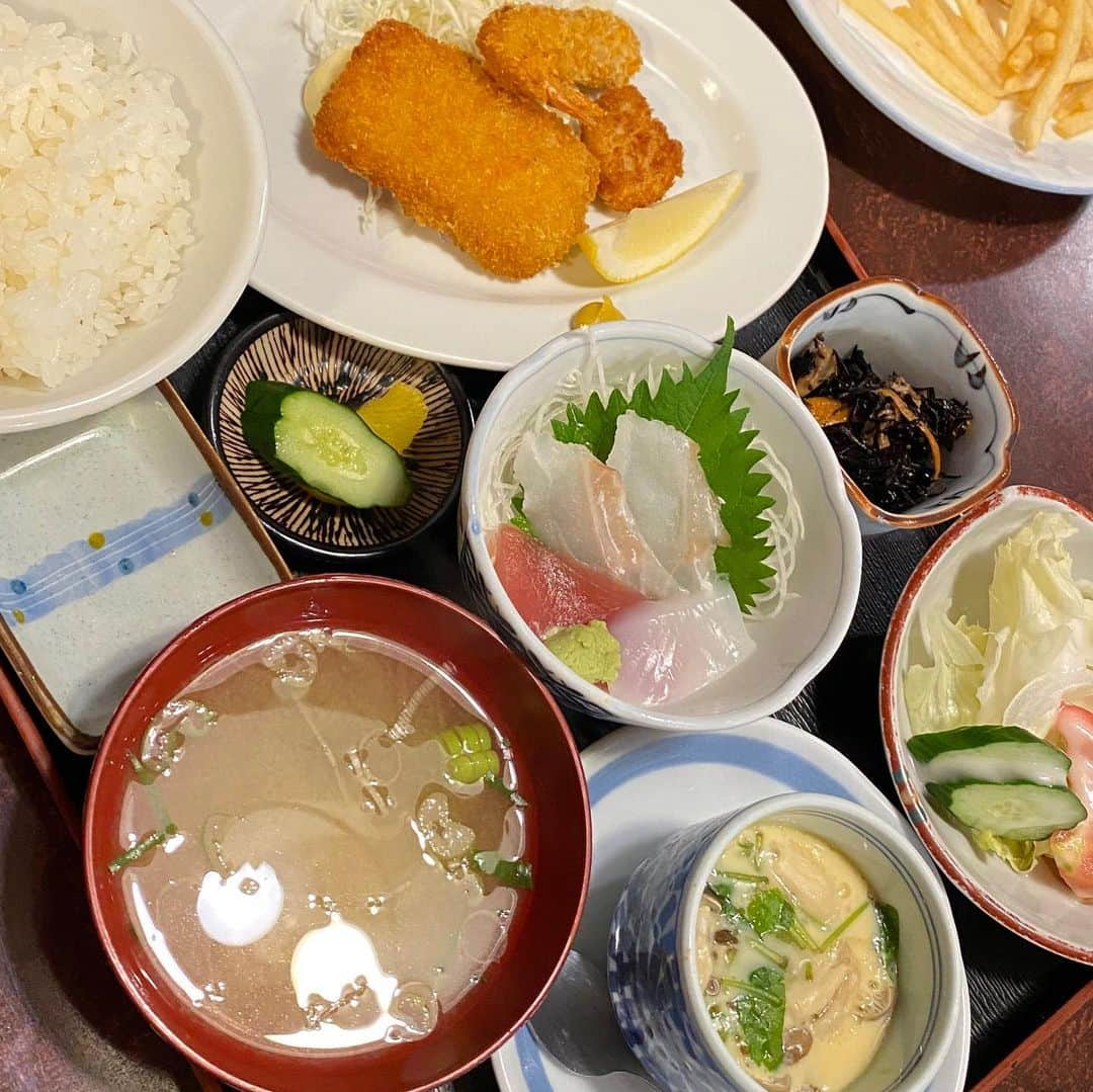 工藤唯のインスタグラム：「私と友達の運気が上がるところ🍚 とても美味しい✨  次のオフ会ここでやりたみ🐽 @japan.nippon」