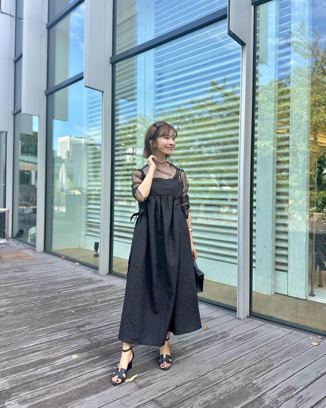 水野佐彩のインスタグラム：「・ 楽天で買ったジャガードワンピに シアートップスとベロアリボンで秋🍇🤍  なんだかあっという間に秋の空🐇 毎年9月の始まりは 夏よ、終わらないで〜🥹🍉って 悲しんでたけど 暑すぎた今年の夏は潔くサヨナラできるわ🫡笑  今月はパパの休みがほぼ0なので 私も頑張らなきゃいけない1ヶ月になりそう❣️  #おちびコーデ #おちびの輪 #低身長コーデ #Sサイズコーデ #ママコーデ #ママライフ #2020年ベビー #女の子ママ #女の子ベビー #ブルベ夏 #ブルベ #ブルベサマー #ブライトサマー #ブライトスプリング #ソフトクラシック #ウェーブ #骨格診断ウェーブ​ #nostalgia #ノスタルジア #noszozo」