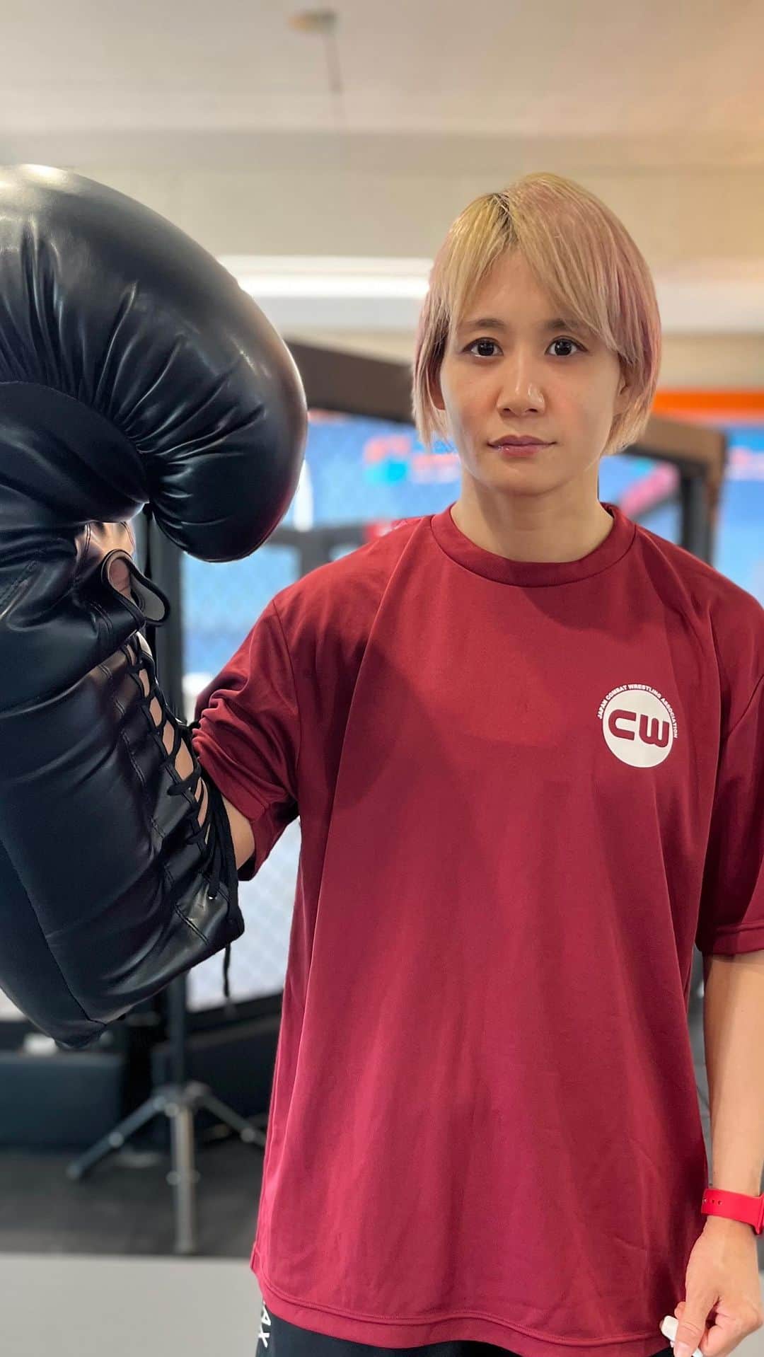 のインスタグラム：「. メガトンパンチ🤛🔥 메가톤 펀치!🔥 Megaton Punch!🥊 . #mma #mmafighter #総合格闘技 #女子格闘家 #筋肉女子」