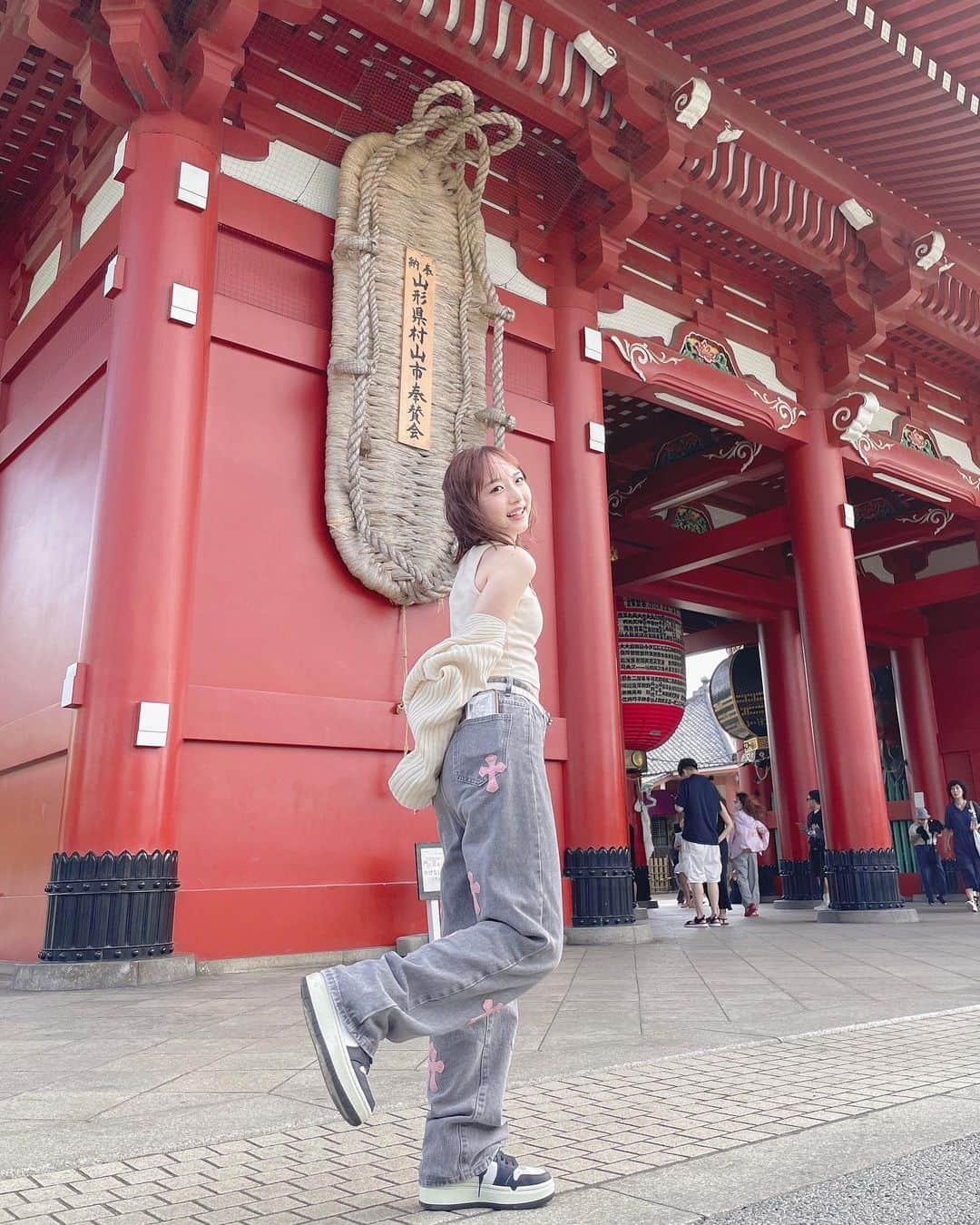 内田珠鈴さんのインスタグラム写真 - (内田珠鈴Instagram)「私ご飯食べた後1時間くらいめっちゃお腹出るんですけどなんでですか」9月3日 20時48分 - shuri_426