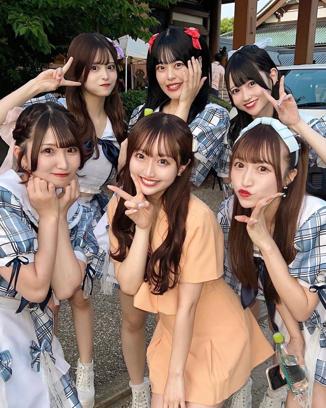 星野麻里愛のインスタグラム：「2023.9.3 Aim結成1周年が経ちました。 みなさんいつもエイムの応援本当に ありがとうございます。 2022/9/3にステージデビューをしてから 1年。本当にあっという間でとても驚いています。 こうやって1年を迎えられたのも、 エイムファミリーの皆さん、メンバー、関係者の方々、 がいてこそだと思います。 メンバーのみんないつも、一生懸命頑張ってそして アイドルを心から楽しんでくれてありがとう！  私自身、プロデュースをすると決意してから 初めてのことが多く悩むこともありましたが、 周りの方のご協力、支えがあってとても ありがたい環境に感謝でいっぱいです。  Aimという大切な宝物をこれからも たくさんの方に愛してもらえるように 日々努力していきたいと思っております。 これからも応援よろしくお願いします。　 Aimプロデューサー星野麻里愛」