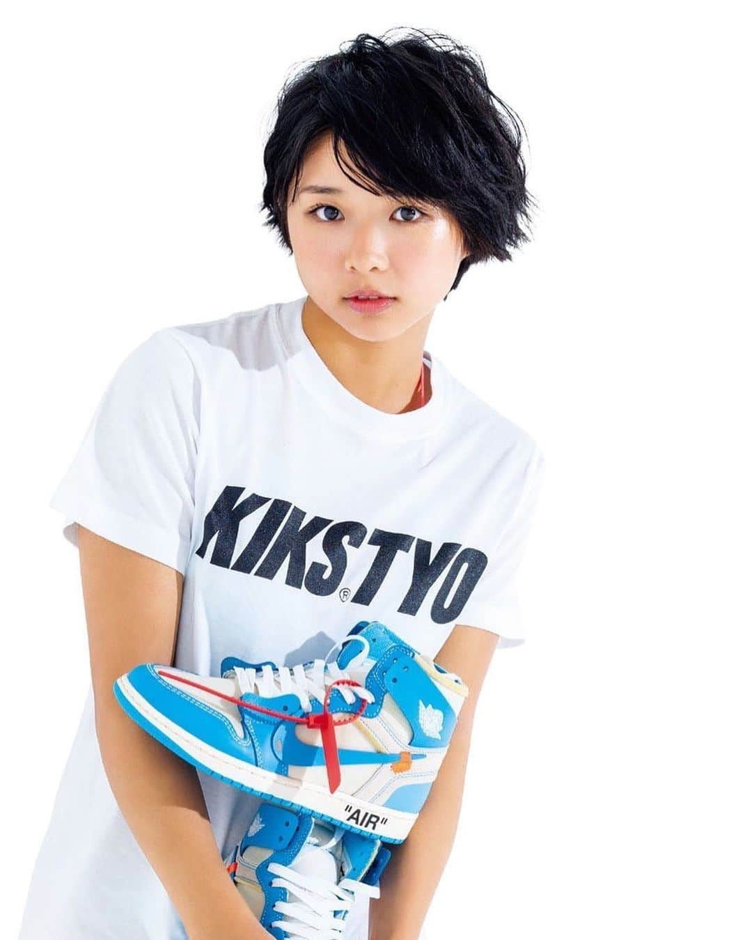 桑島海空さんのインスタグラム写真 - (桑島海空Instagram)「【KIKS TYO×週プレ】さんのコラボTシャツが発売されます！  なんと、今回そのTシャツにわたしがプリントされていて 9/22〜10/1の期間限定でKIKSサイトで受注販売もします！  色んな種類のシューズあってめっちゃテンション上がってました！！もう全部可愛かったよ…👟  9/4発売の週プレについてる応募券を貼って応募するとKIKS×週プレコラボTシャツが抽選で30名に当たります！詳しくは誌面を確認してください！  ぜひチェックしてね〜!!」9月3日 21時00分 - me_1480mm