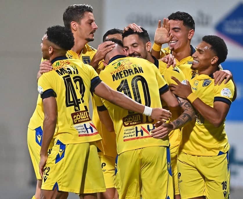 のインスタグラム：「Big win last night! 🤟🏼🐺💛 @altaawounfc」