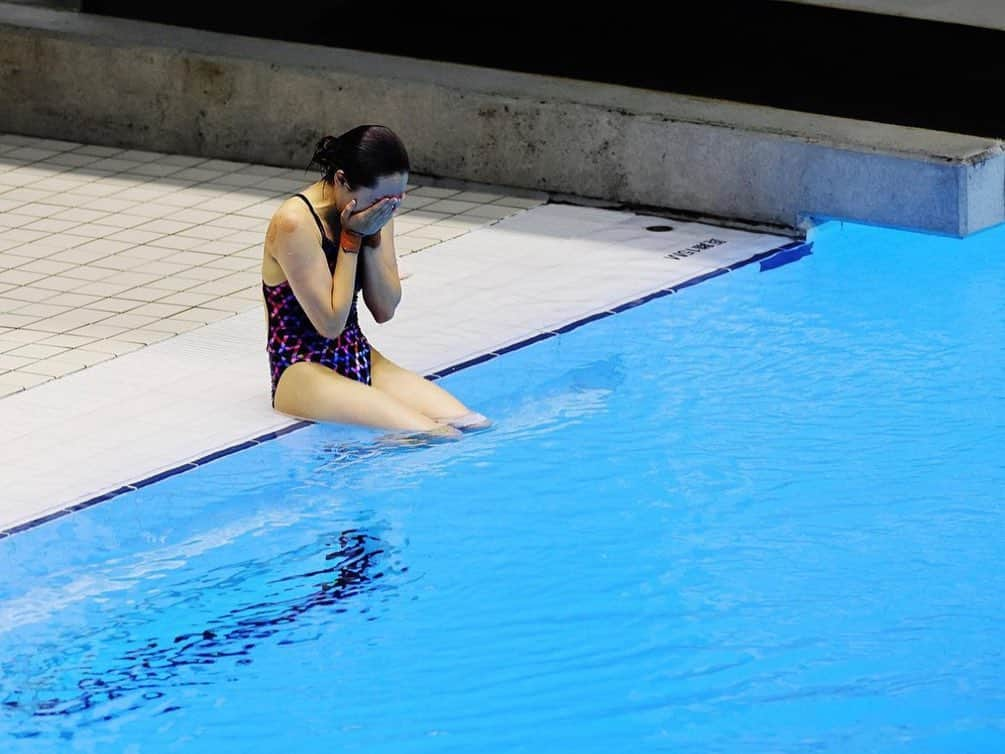 金戸凜さんのインスタグラム写真 - (金戸凜Instagram)「日本選手権【完】 ・ 10m Platform🥇 ・ 左膝の手術から11ヶ月。 たくさんの方々のサポートのおかげでここまで戻ってくることが出来ました。 この舞台に立てなかったかもしれない。 ここまで私を導いてくれた方々に演技で恩を返す。 その気持ちで予選決勝10本飛びました。 怪我でなかなか前に進めない私でしたが、やっと少し先が見えたような、そんな試合でした😊 色々思うことはありますが、まずは感謝の気持ちを込めて。 今まで支えてくださった皆さん、本当にありがとうございました。 まだまだここからがスタートです。 次に向けてまた精一杯頑張ります🔥 ・ What an incredible result at Nationals!!🥇 It's been 11 months from my knee surgery and I became a champion. I can't thank enough to everyone for supporting me these past 11 months. And this is not the end. Guys see you at the Worlds!!🌏❤️‍🔥 ・ ・ #diving #2023」9月3日 21時01分 - rin.kaneto