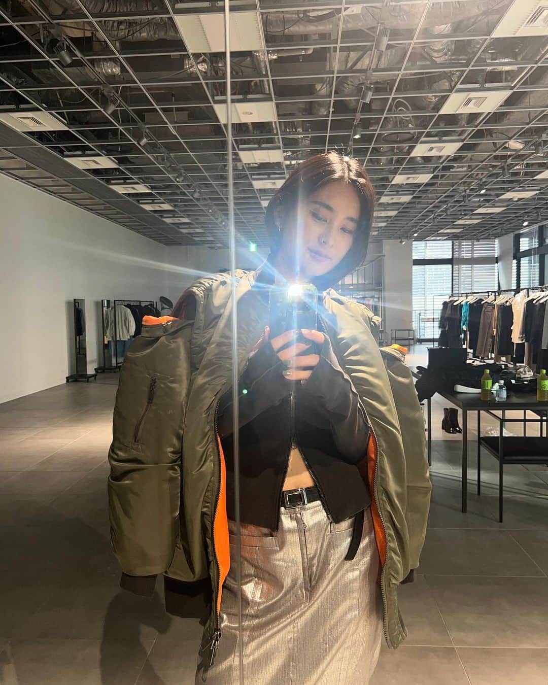 キム・ドユンのインスタグラム：「AWマジで財布破産するねん🫠」