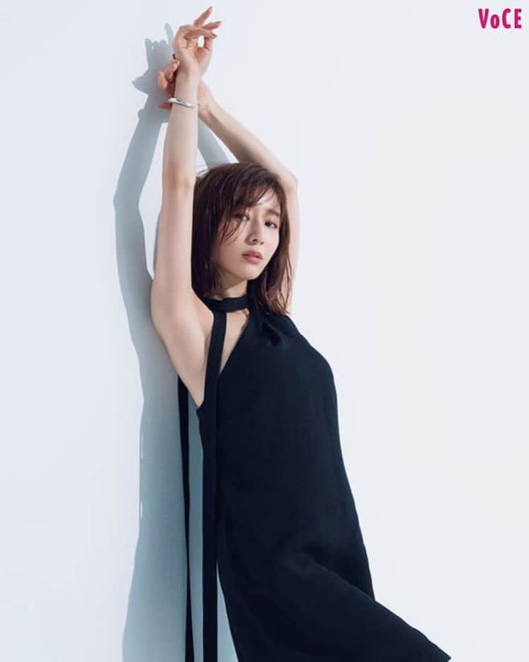 のインスタグラム：「田中みな実  #田中みな実 #女子アナ #フリーアナウンサー #タレント #女優 #元TBSアナウンサー #グラビアアイドル #テイクオフ #フラーム #美乳 #アメリカ合衆国 #ニューヨーク州 #ニューヨーク #フォロー #いいね #コメント」