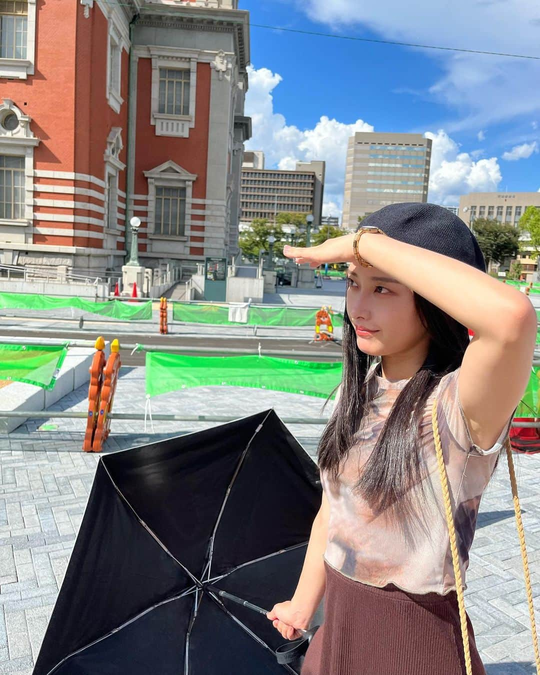 早坂風海さんのインスタグラム写真 - (早坂風海Instagram)「中之島をブラブラ🚶🏻‍♀️ ⁡ ⁡ 夏が大好きやけど、それと同じくらい散歩するのも大好きやから、ちょっと暑さがマシになり、散歩しやすくなって嬉しいのか、寂しいのか…🤔 ⁡ ⁡ ⁡ #まだまだ暑いか #でも夜は涼しいね #🍃 #早坂風海 #カザスタグラム」9月3日 21時18分 - kazami42_official