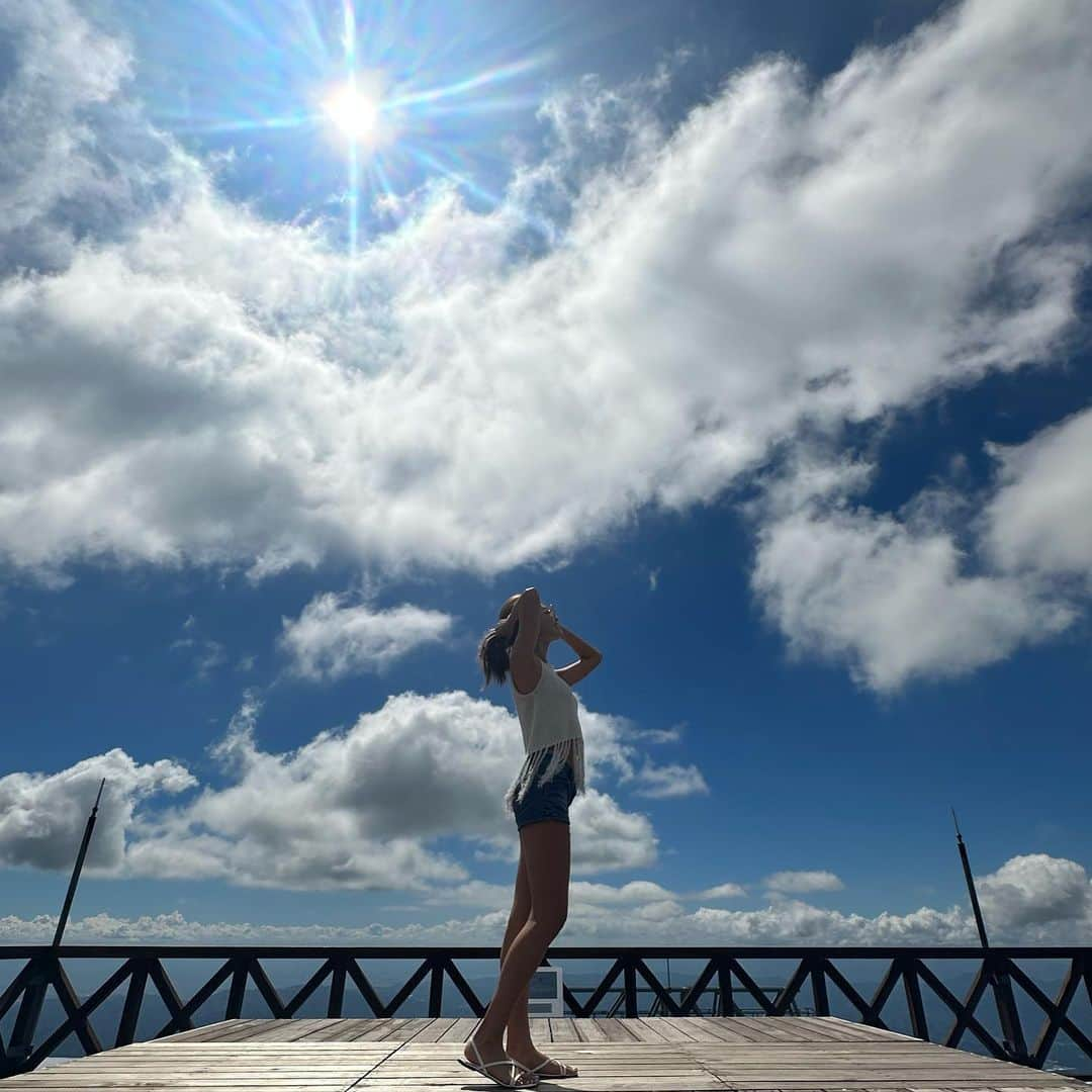 市原彩花のインスタグラム：「夏の空☁️ 📍蔵王ロープウェイ  今回の帰国では日本の綺麗な空たくさん見れた☺️ そして日本はシンガやハワイよりも暑かった😂  #蔵王#蔵王ロープウェイ#zao#yamagata#山形#山形観光#山形旅行#宮城#宮城観光#宮城旅行#国内旅行#東北旅行#東北観光#japantravel#japan#japantrip#山形出身」