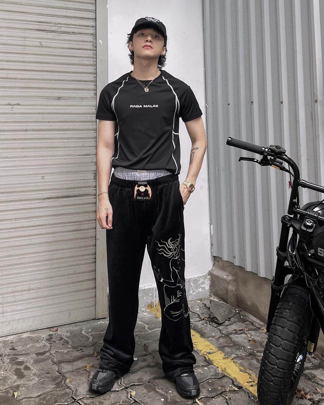 のインスタグラム：「🤍🤍🤍 H.Ẹ.N H.Ò !」