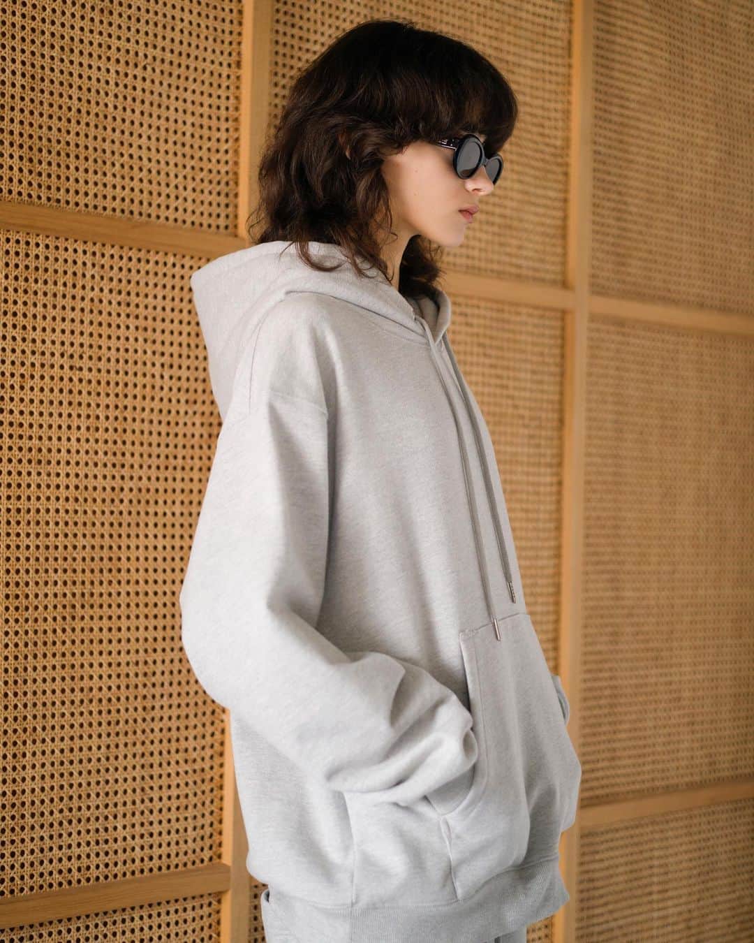 WEGOスタッフスナップさんのインスタグラム写真 - (WEGOスタッフスナップInstagram)「ㅤㅤㅤㅤㅤㅤㅤㅤㅤㅤㅤ ▪︎super heavy weight pullover parka ¥6,599(tax in) color:gray/black size:M/L  ▪︎super heavy weight easy pants ¥5,499(tax in) color:gray/black size:M/L  _ #THESTANDARD #ザスタンダード」9月4日 9時00分 - thestandard_official_
