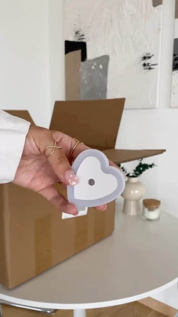 SHEINのインスタグラム：「ASMR 🤝 Clean Aesthetic Girlies 🤍✨ @aboutloory nails the sleek look with these stylish SHEIN HOME essentials 📦 Which picks gave you haul the feels? 👇  🔎 2275203 12442615 8913677 13268021 15996434 17282705 14532064 12569976   #SHEIN #SHEINforAll #SHEINstyle #fashion #chic #saveinstyle」