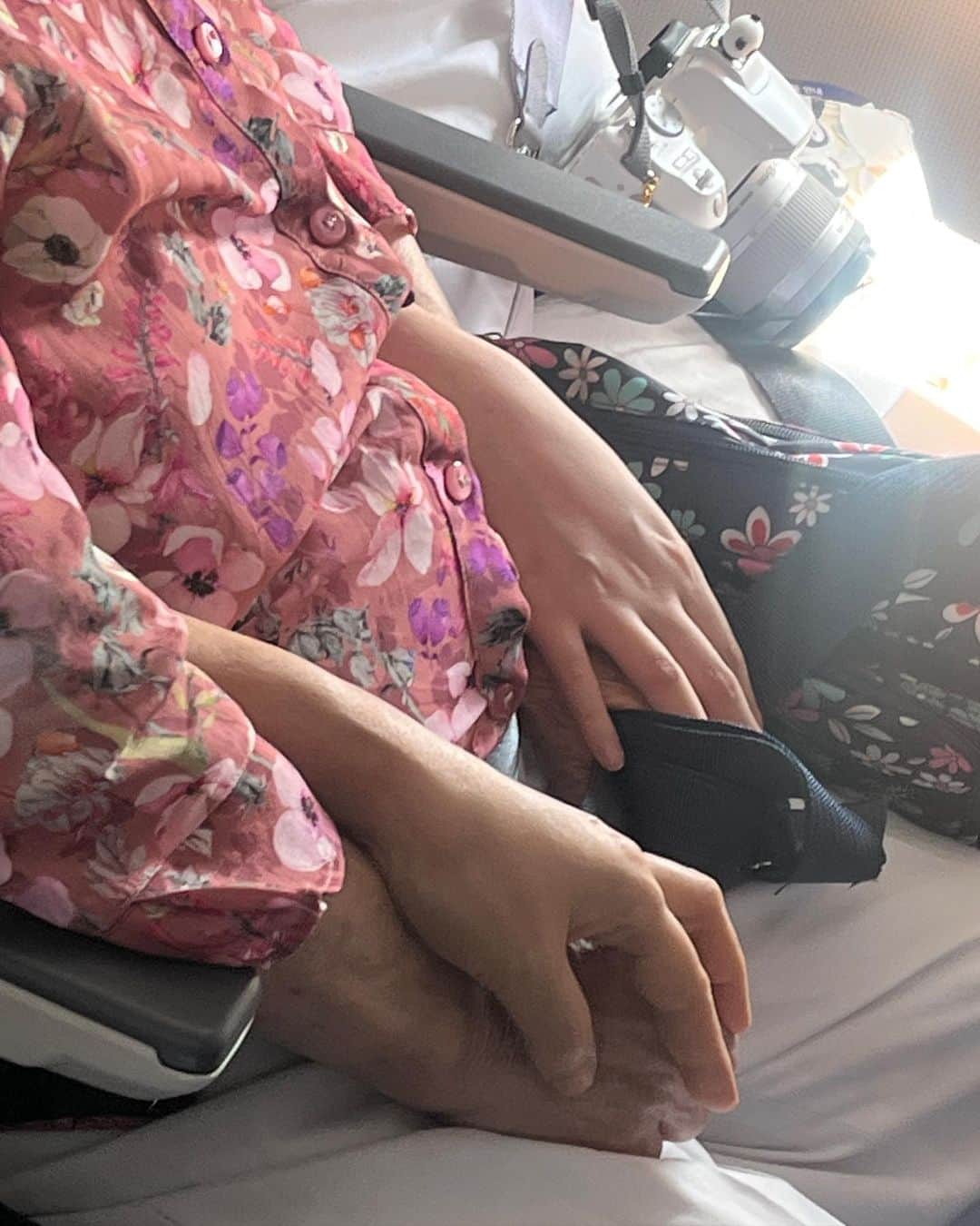 ミンヒ さんのインスタグラム写真 - (ミンヒ Instagram)「90대 친할머니,엄마, 동생과 함께 떠난 할모니 생신기념 후쿠오카여행✈️ 👵🏻🧒🏻👩🏻👩🏻‍🦱 (아빤 일땜에... 담에 같이 가쟈🙄)  첫 해외여행이신 할모니 데리고 야무지게 잘 놀다왔어요 :) (후쿠오카여행 사진 많을 예정🫨)  #후쿠오카여행#가족여행」9月3日 21時31分 - juminhee
