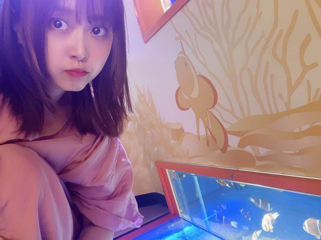 武田るいさんのインスタグラム写真 - (武田るいInstagram)「髪を短く💇‍♀️💓したよ~ 暑いし時短しか勝たんのじゃ~ ウルフレイヤー軽めだから伸びたらまたウルフにしよかな🐺姫カットもあり👸 #イメチェン #💇‍♀️ #ootd #fasion #code #🐟」9月3日 21時33分 - rui_1002