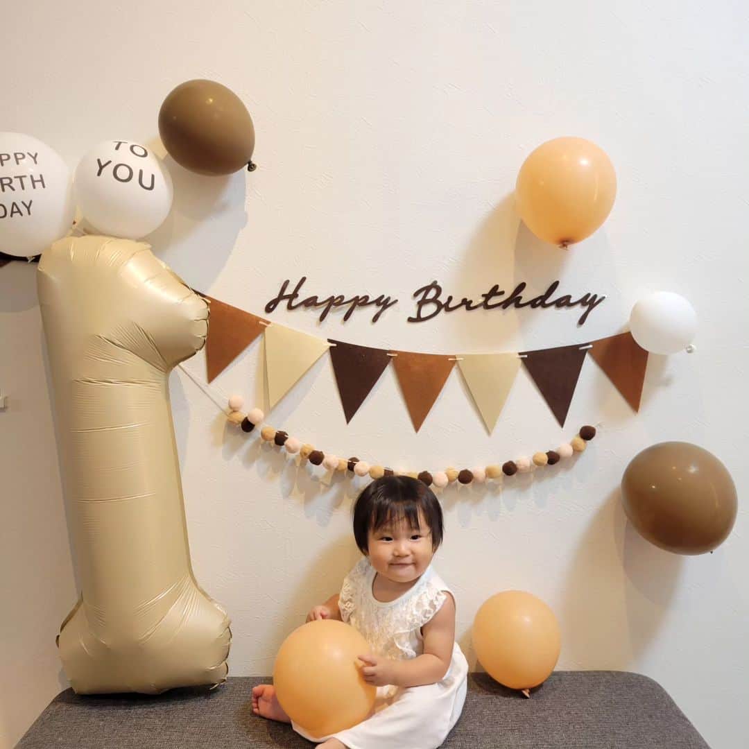 清水邦広さんのインスタグラム写真 - (清水邦広Instagram)「コリちゃん1歳になりました！ 成長がはやくて 恋しくて 毎日幸せです！！ いつもたくさんのプレゼント ありがとうございます！！ コリちゃんもめちゃめちゃ喜んでます！」9月3日 21時41分 - gorikuni0811