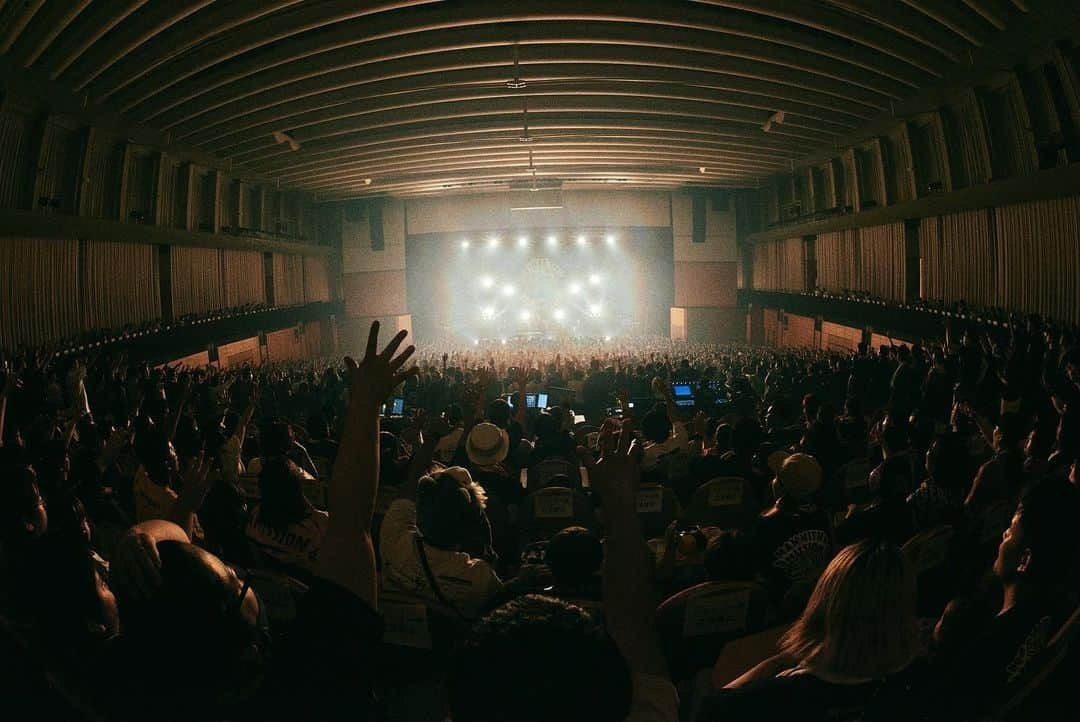 Man With A Missionさんのインスタグラム写真 - (Man With A MissionInstagram)「Wolves on Parade Hall Mission  Final in Yonago Such an amazing final with the people of Yonago  It was a great tour Thanks to you all!  Photo by @imdaisukesakai   #manwithamission #wolvesonparade  #yonago #tottori #hallfinal #thankseveryone」9月3日 21時45分 - mwamofficial