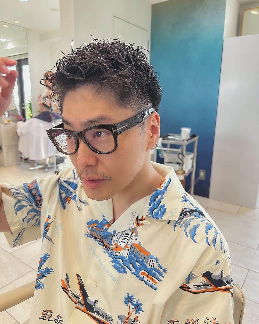 横井佑弥さんのインスタグラム写真 - (横井佑弥Instagram)「men's hair.  cut + perm.  ニュアンスつけていく〜  #menstyle #menshair #japanhair」9月3日 21時52分 - yuya_yokoi